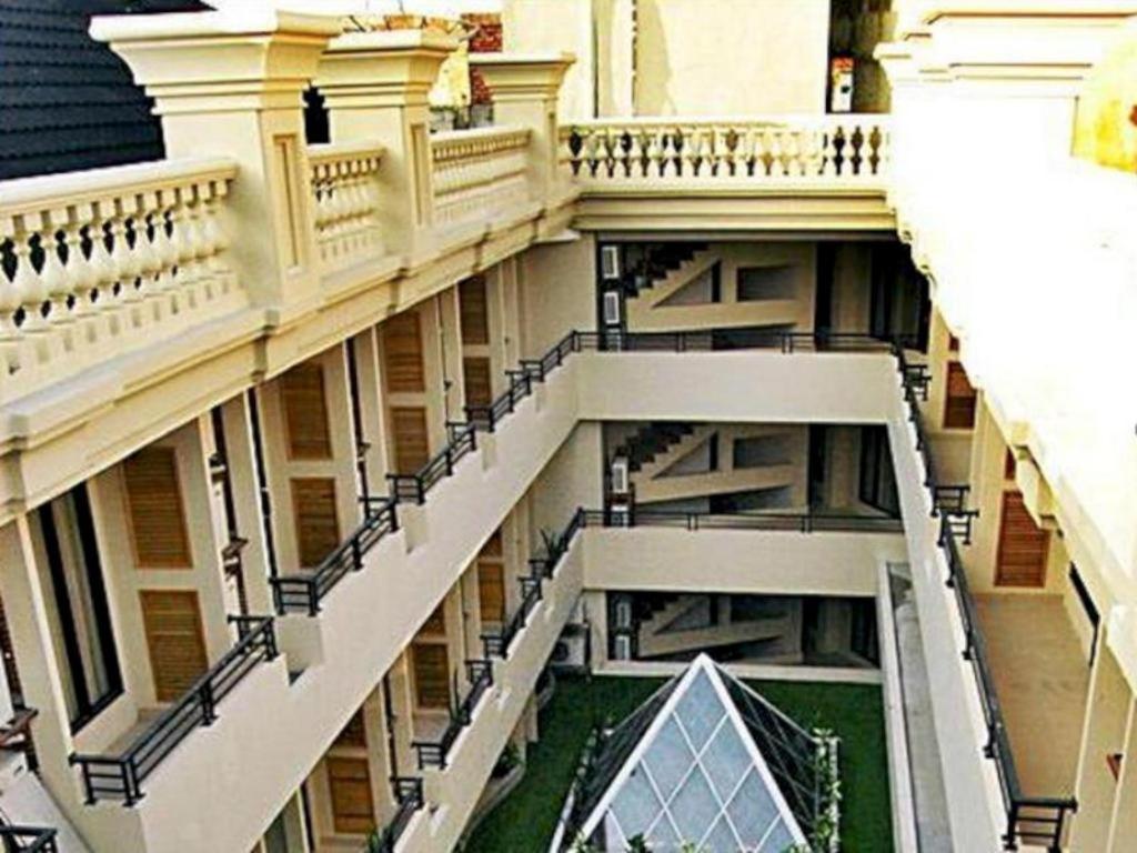 The Axana Hotel Padang  Esterno foto