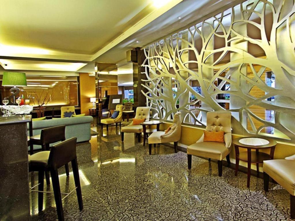 The Axana Hotel Padang  Esterno foto