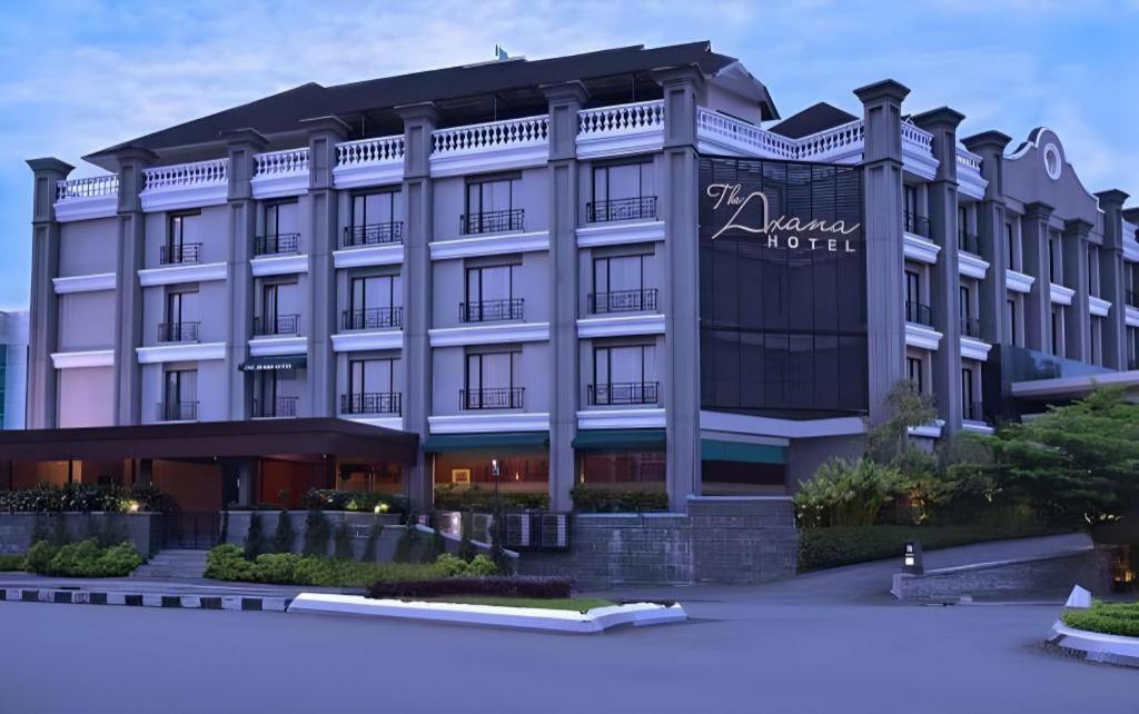 The Axana Hotel Padang  Esterno foto