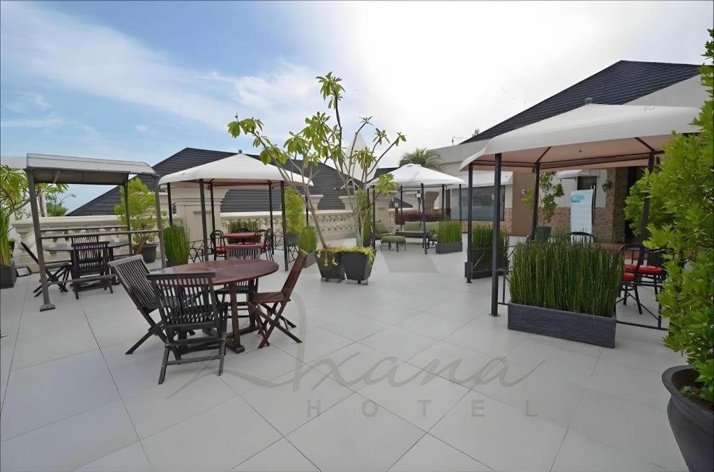 The Axana Hotel Padang  Esterno foto