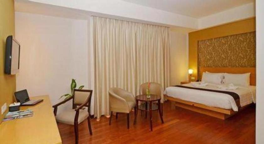 The Axana Hotel Padang  Esterno foto
