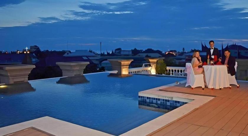 The Axana Hotel Padang  Esterno foto