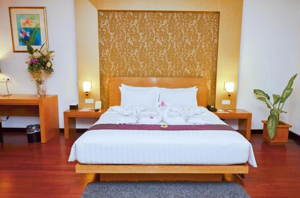 The Axana Hotel Padang  Esterno foto