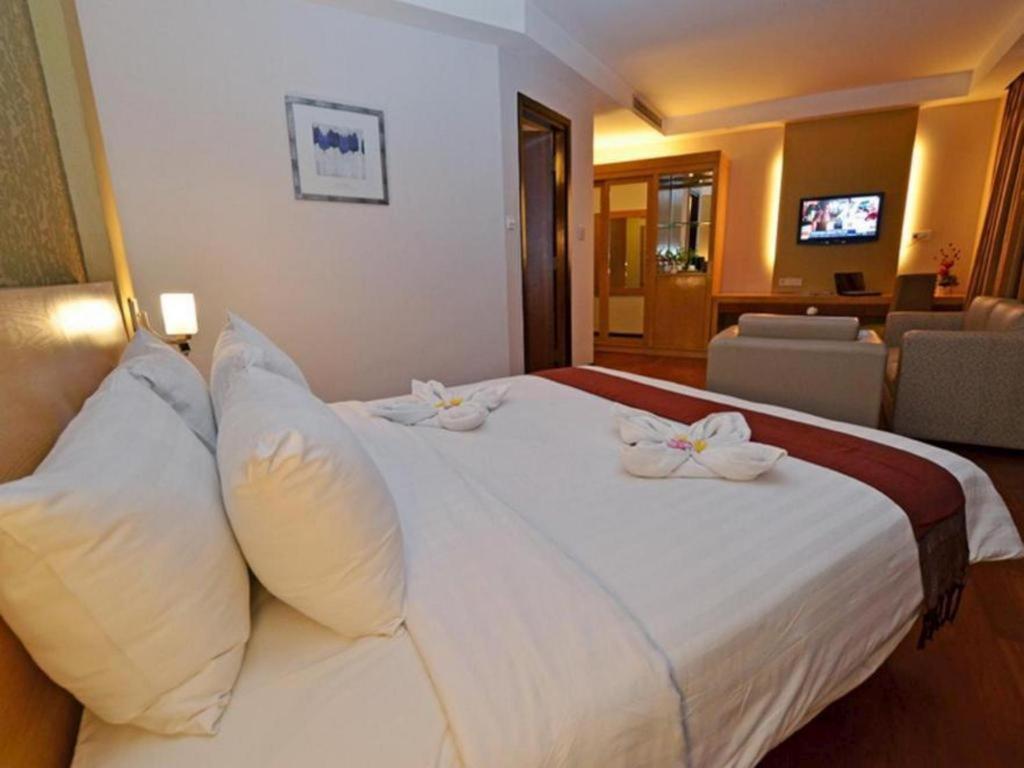 The Axana Hotel Padang  Esterno foto