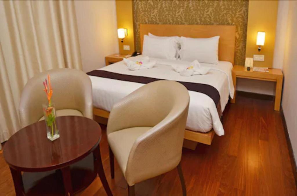 The Axana Hotel Padang  Esterno foto